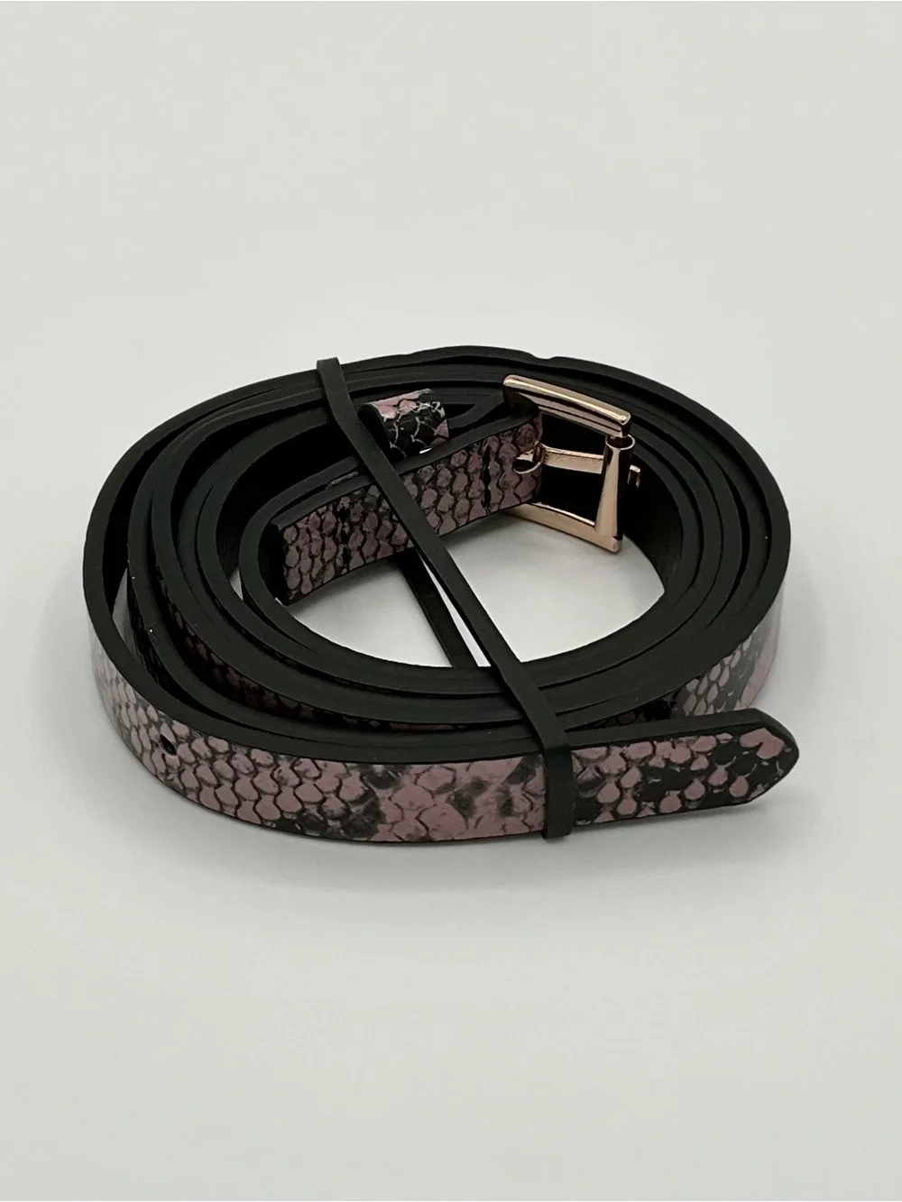 LIKE NEW Torrid Narrow Waist Belt Pink&Black Faux Reptile Gold Hardware Size0/00